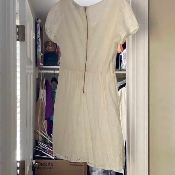 Cute white dress - Picture 2 of 2